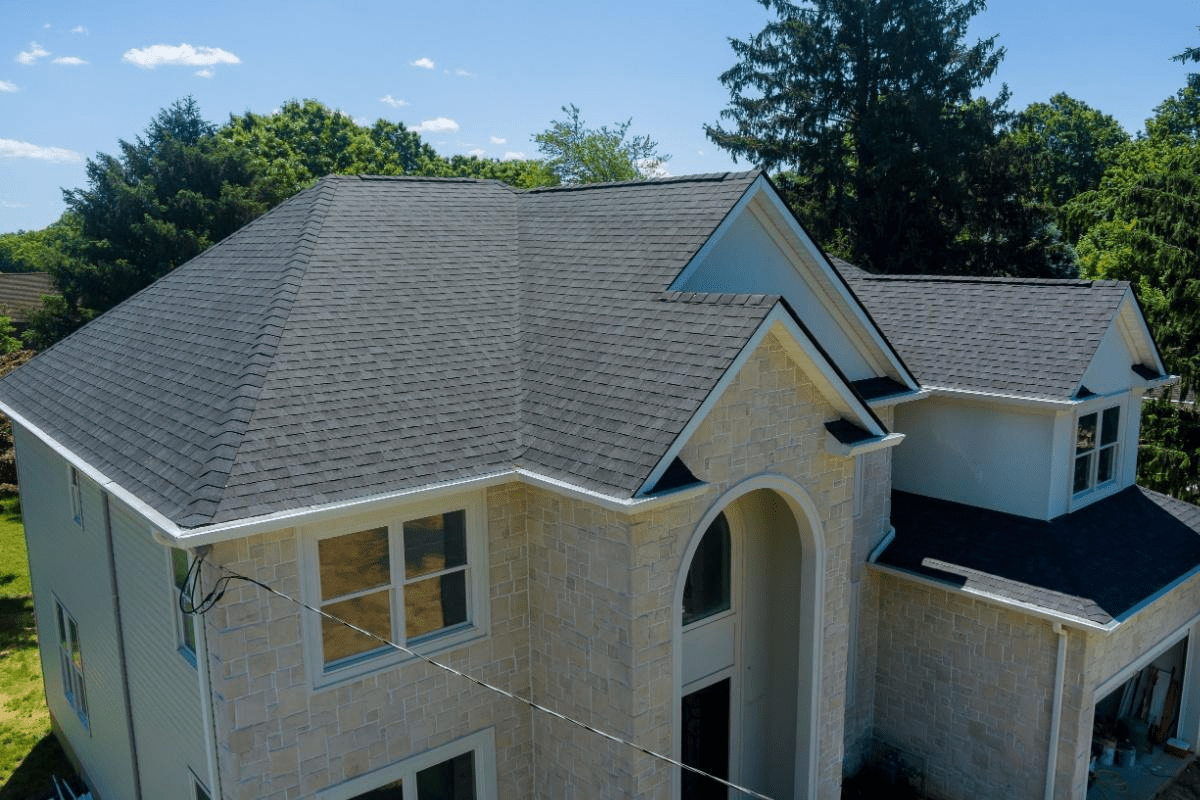 Read more about the article How Much Does a New Roof Cost? Size & Material Estimating